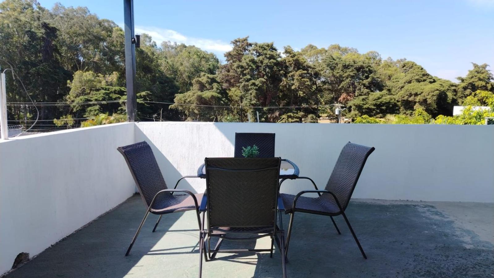 L'Aurora Inn Hostal Guatemala City Exteriör bild